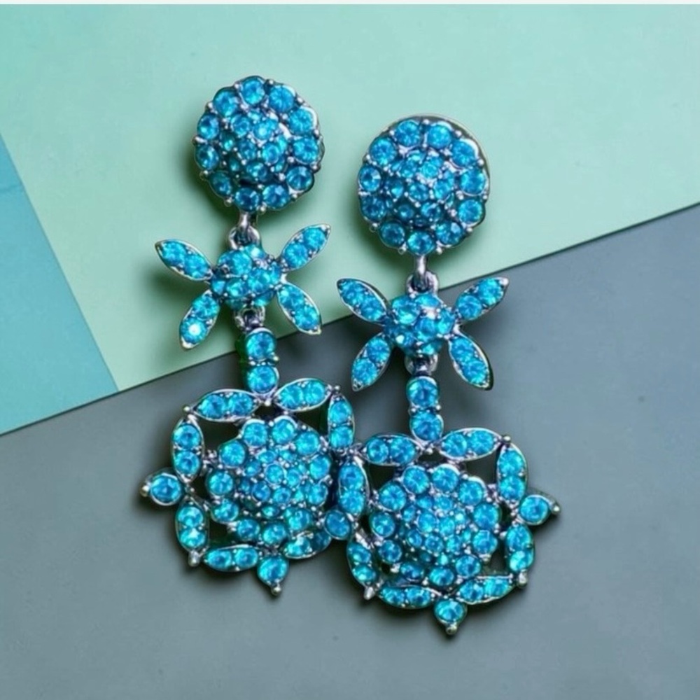 JOAN RIVERS TEAL CRYSTAL FLORAL DREAM PIERCED EARRINGS - Picture 4 of 10